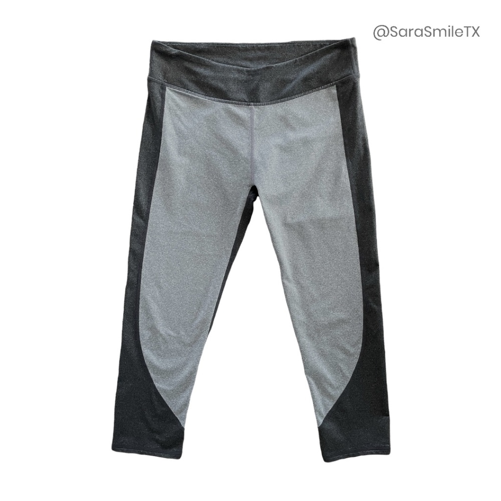 FABLETICS - Salar PowerHold - Contrast Gray Panel Capris Workout Leggings